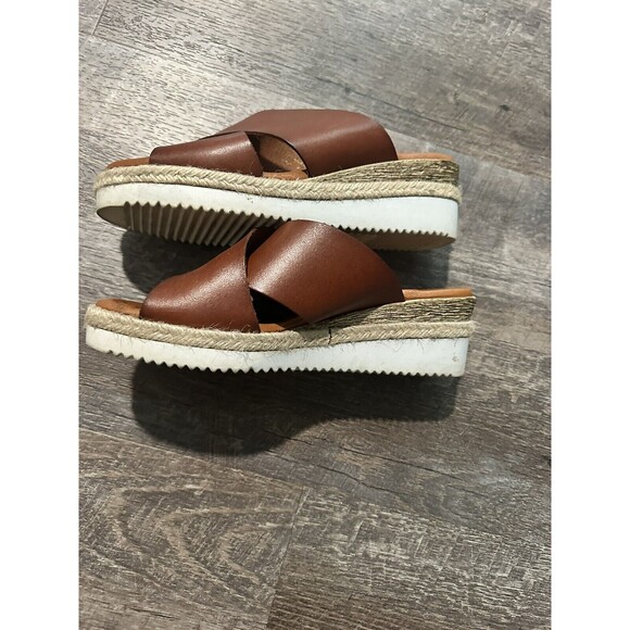 Women's Bertuchi crossband Sandals Leather Slip On Wedge  US 8 EU 39 Spain New - Picture 3 of 4